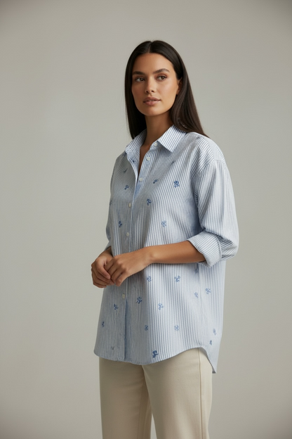 Camicia a righe ricamo fiocco